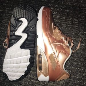 Nike Air Max 90 Rose Gold Size 7Y, Women’s 8.5 NWT Nike Air Max 90 Rose Gold Size 7Y, Women’s 8.5 NWT